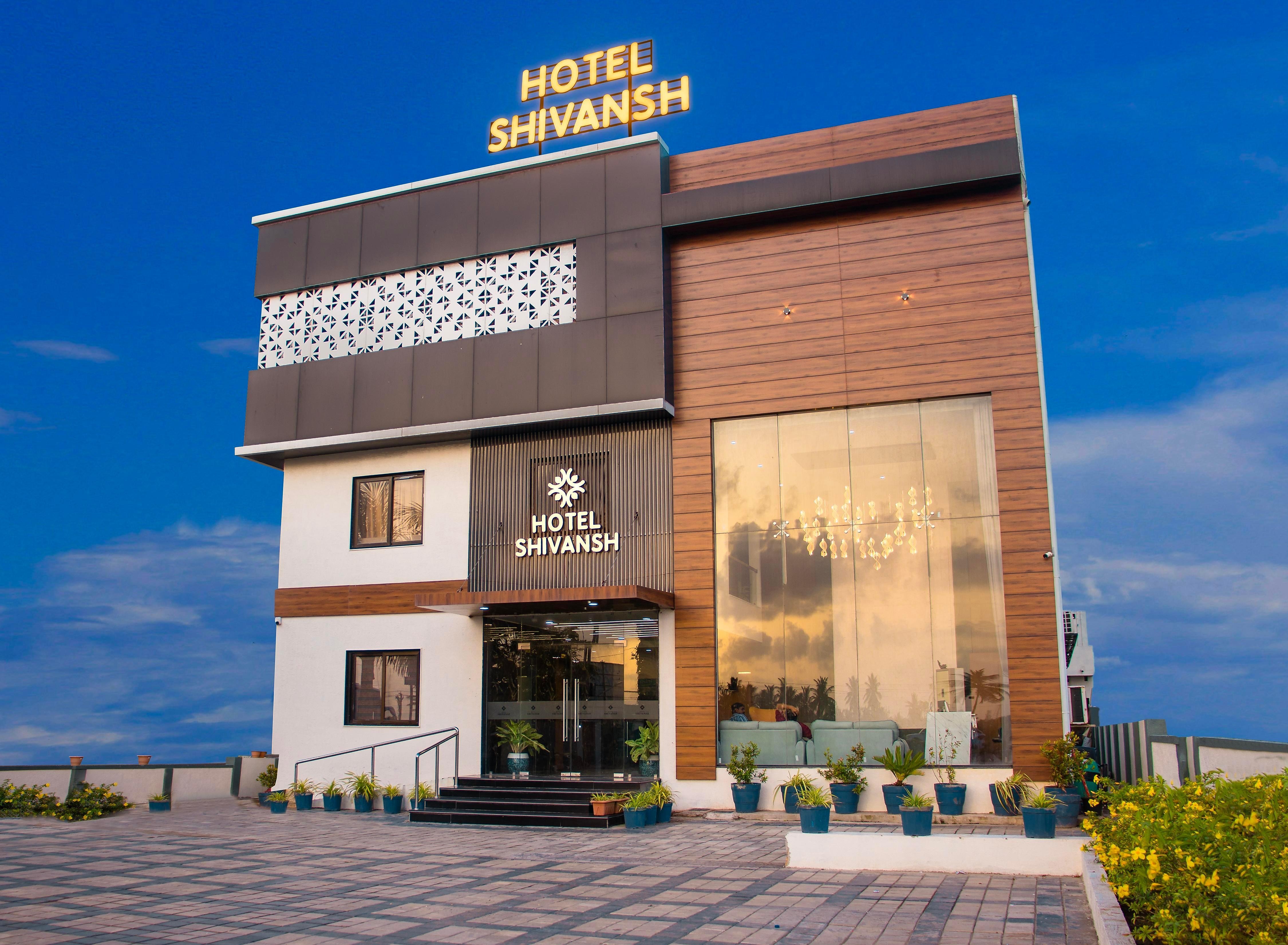 Hotel Shivansh Somnath - Tap to explore photos