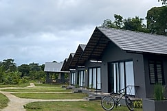 Bendheka-Cliff front Cottages, Coorg
