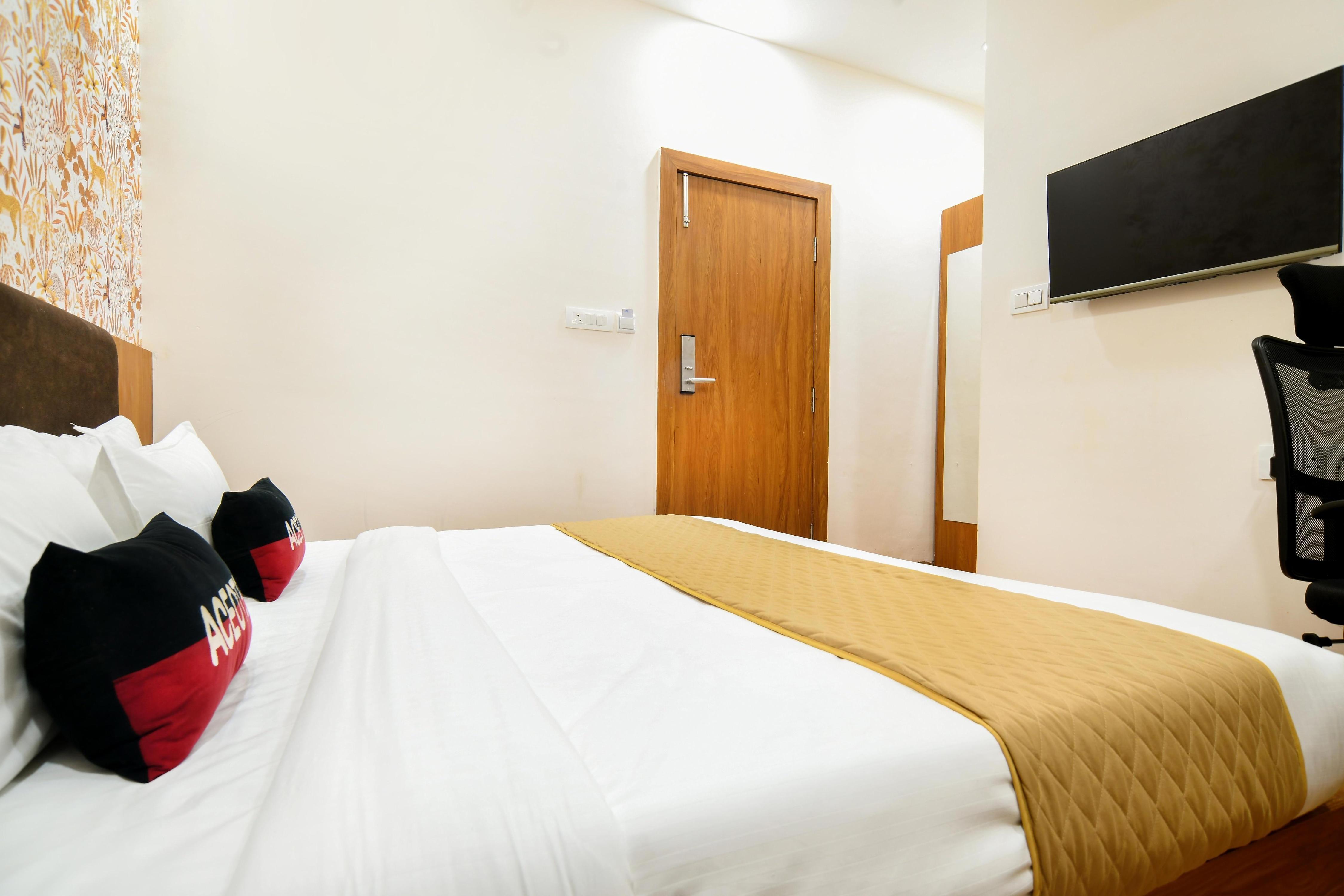 Aceotel Inn, Vijay Nagar - Tap to explore photos