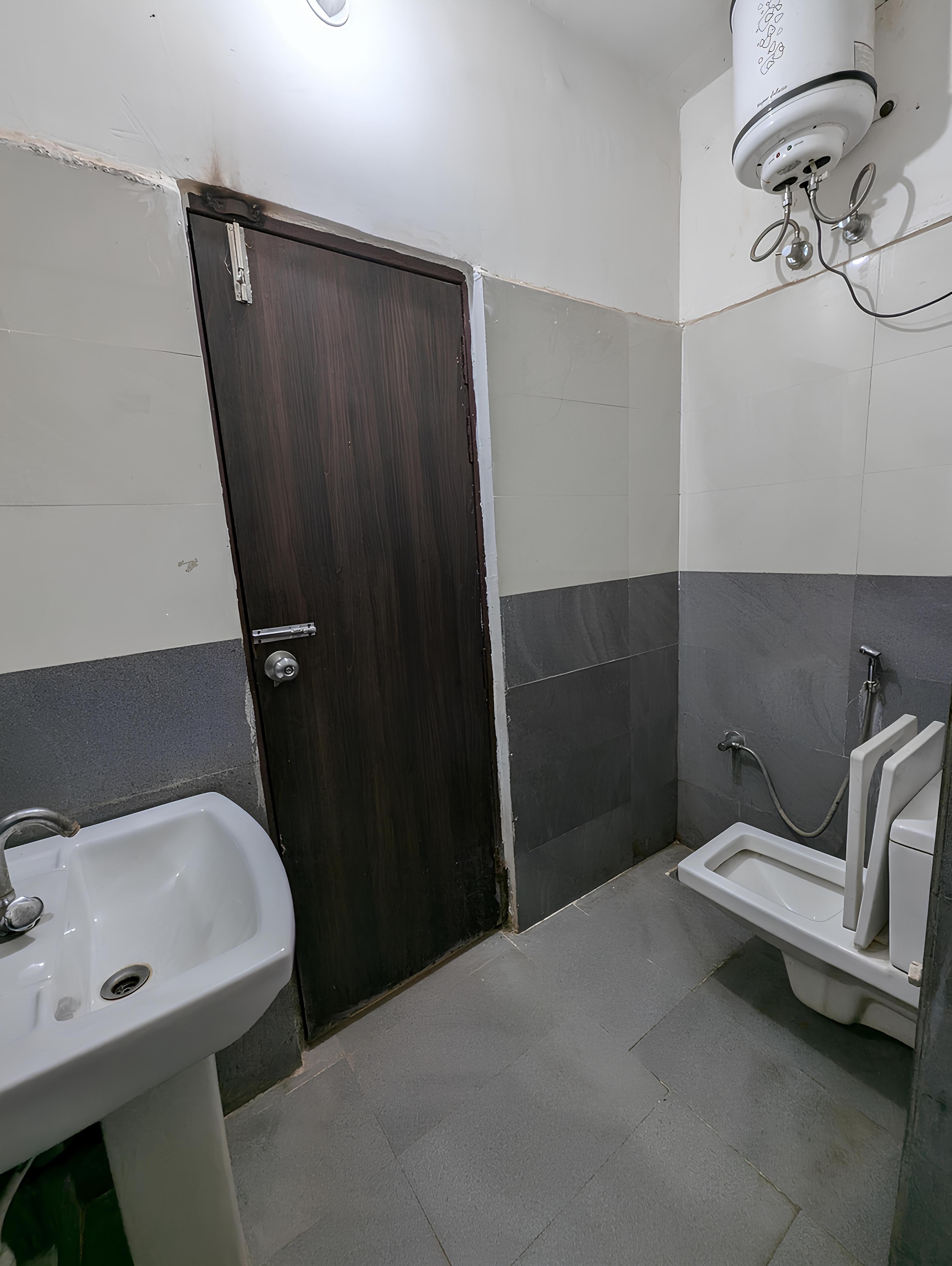 Shri Ganga Vatika Hotel & Restaurant - Tap to explore photos