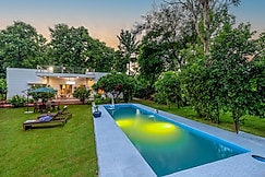 Alaya Stays 3 BHK Pet friendly with Pvt Pool | Daffodil, Delhi