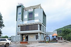 Hotel Five Star, Junnar