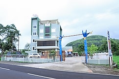 Hotel Five Star, Junnar