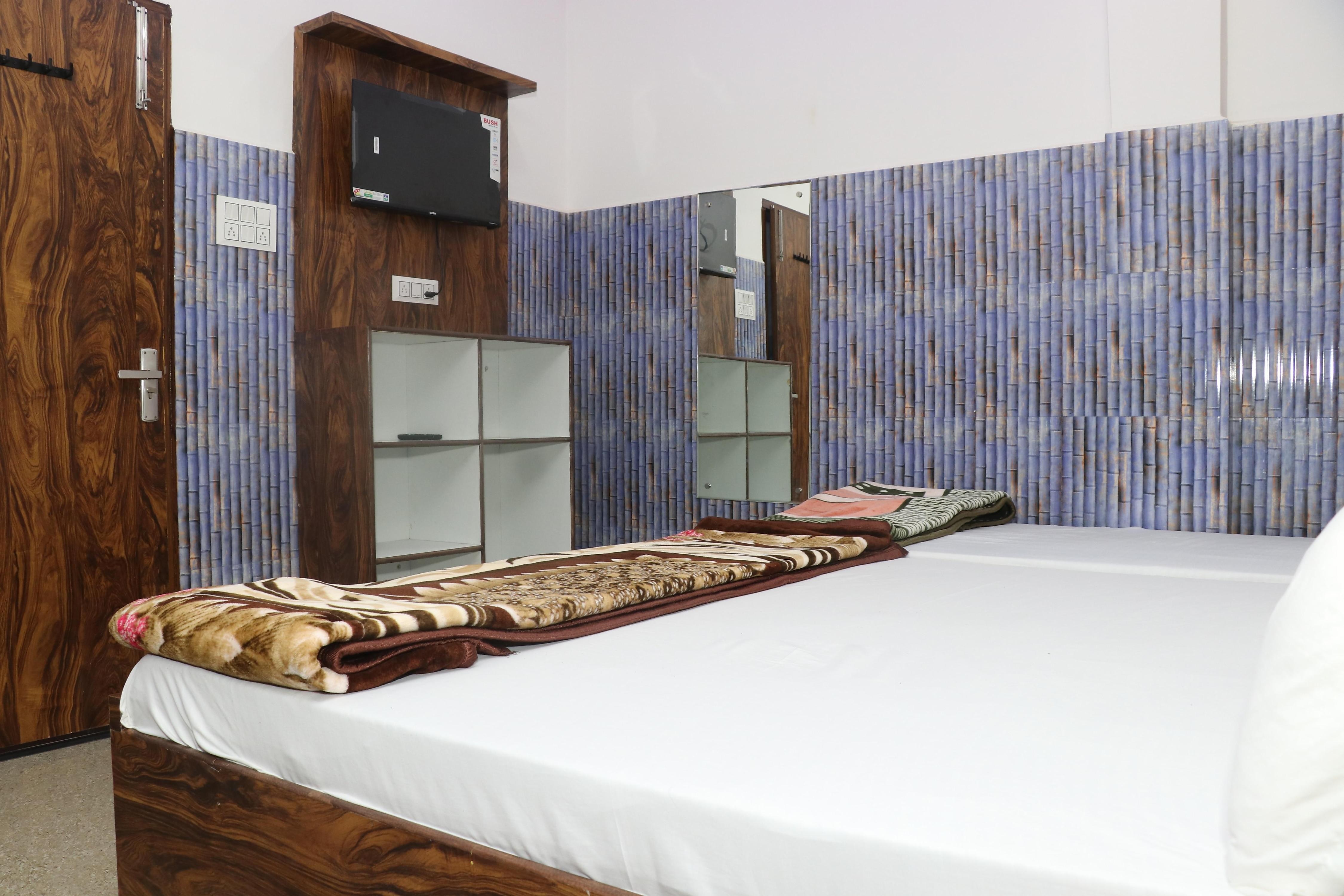 Hotel Triveni Inn - Tap to explore photos