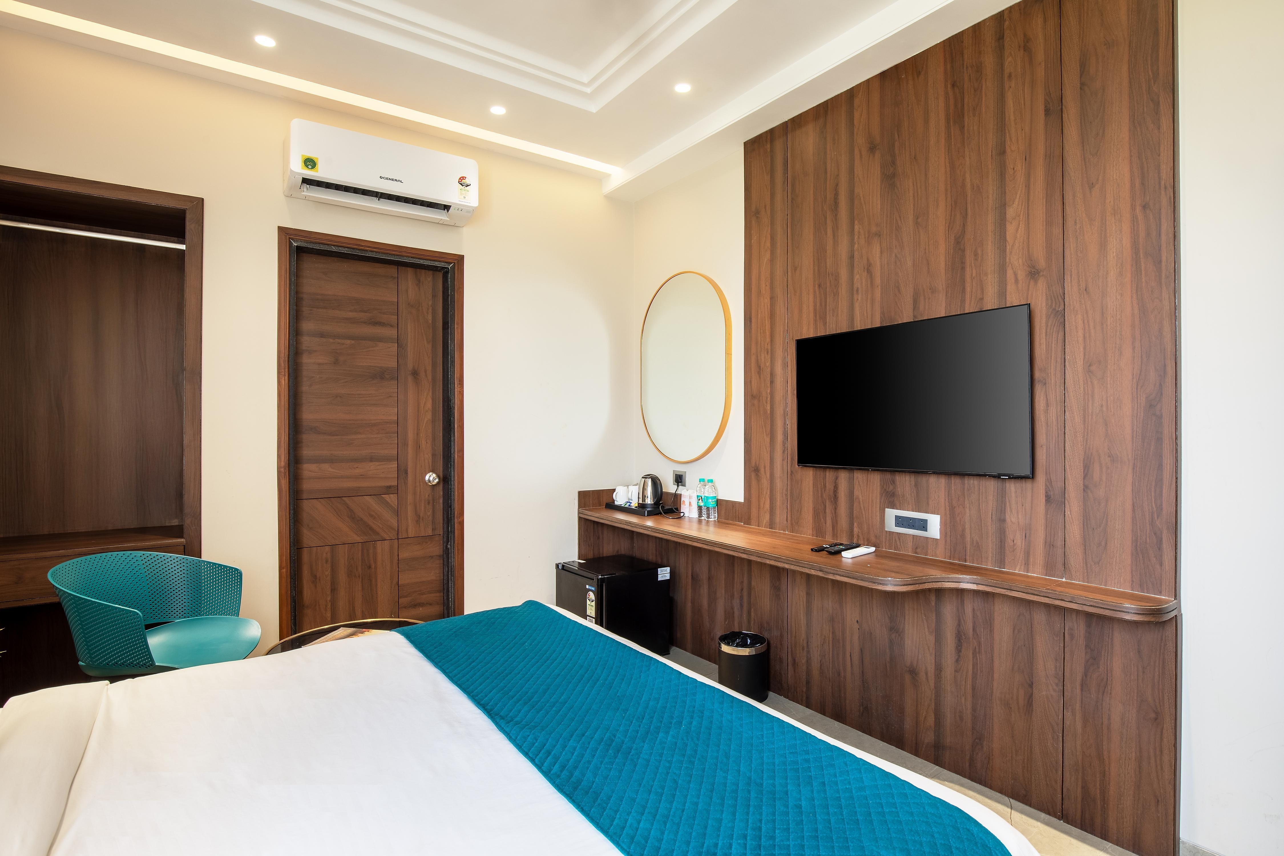 Hotel Royal Bagh- Opposite CityPark Jaipur - Tap to explore photos