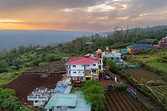 Strawberry King Resort, Mahabaleshwar