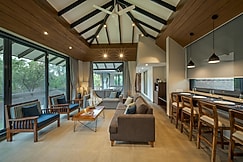 Saffronstays The Glass Grove, Mahabaleshwar