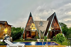 ELIVAAS 4 BHK Pvt Pool & Party Hall | Oakwood Cottages, Chomu