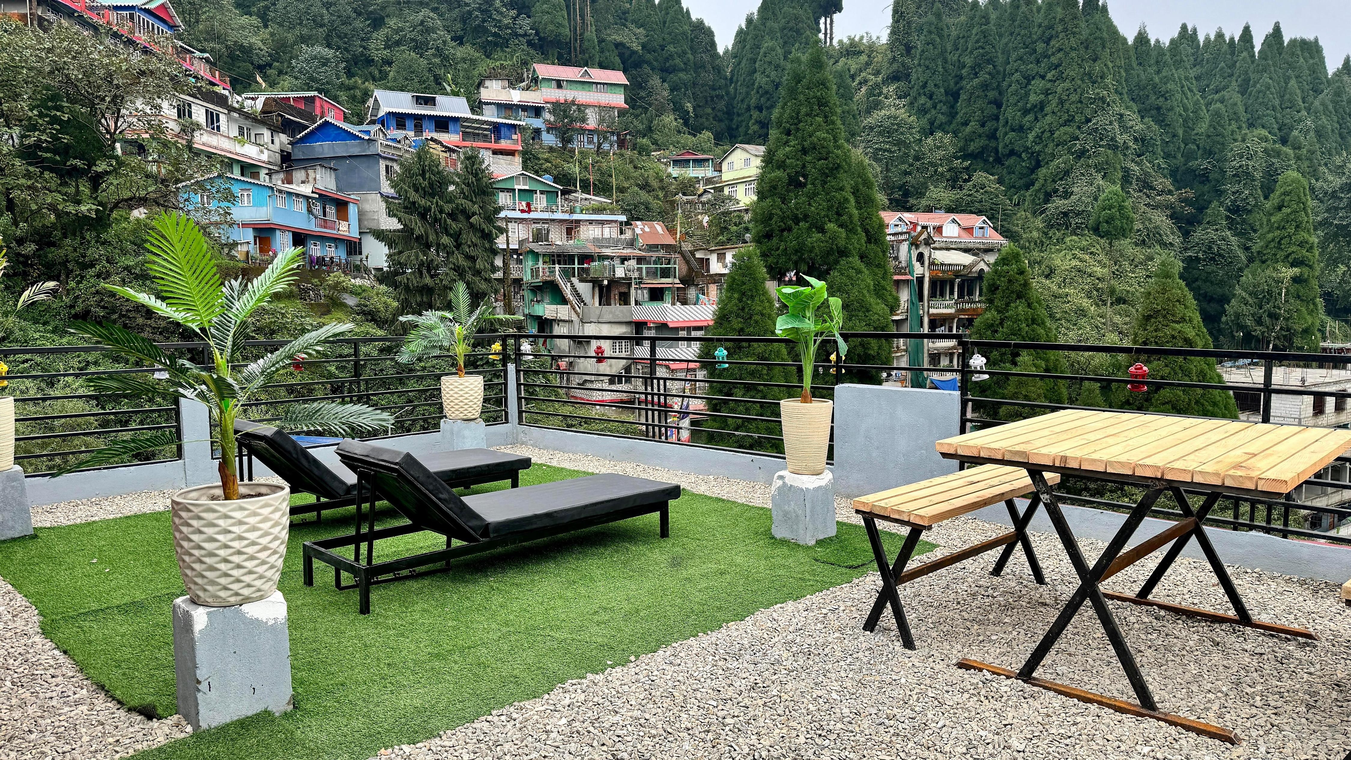 Darjeeling, Hillside Inn - Tap to explore photos