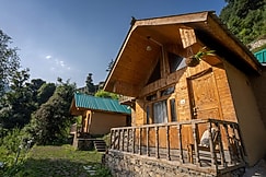 Valley breeze Cottages, Gushaini