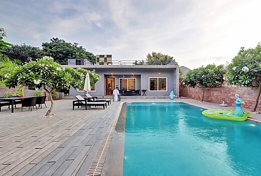2 BHK Villa with Pvt Pool & Garden