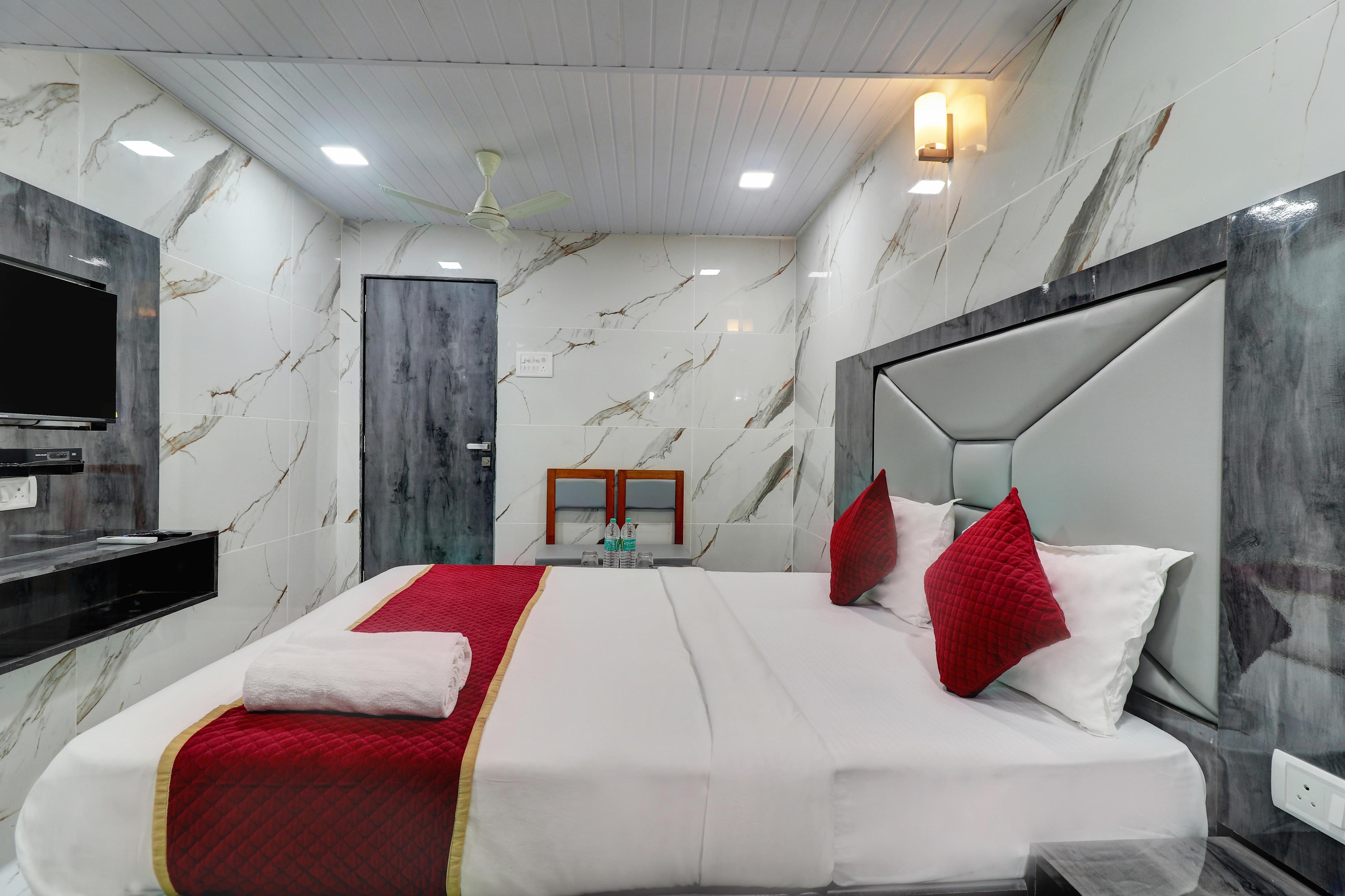 Lake Site Guruvihar Hotel - Tap to explore photos
