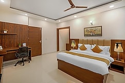 Hotel Devine, Zirakpur