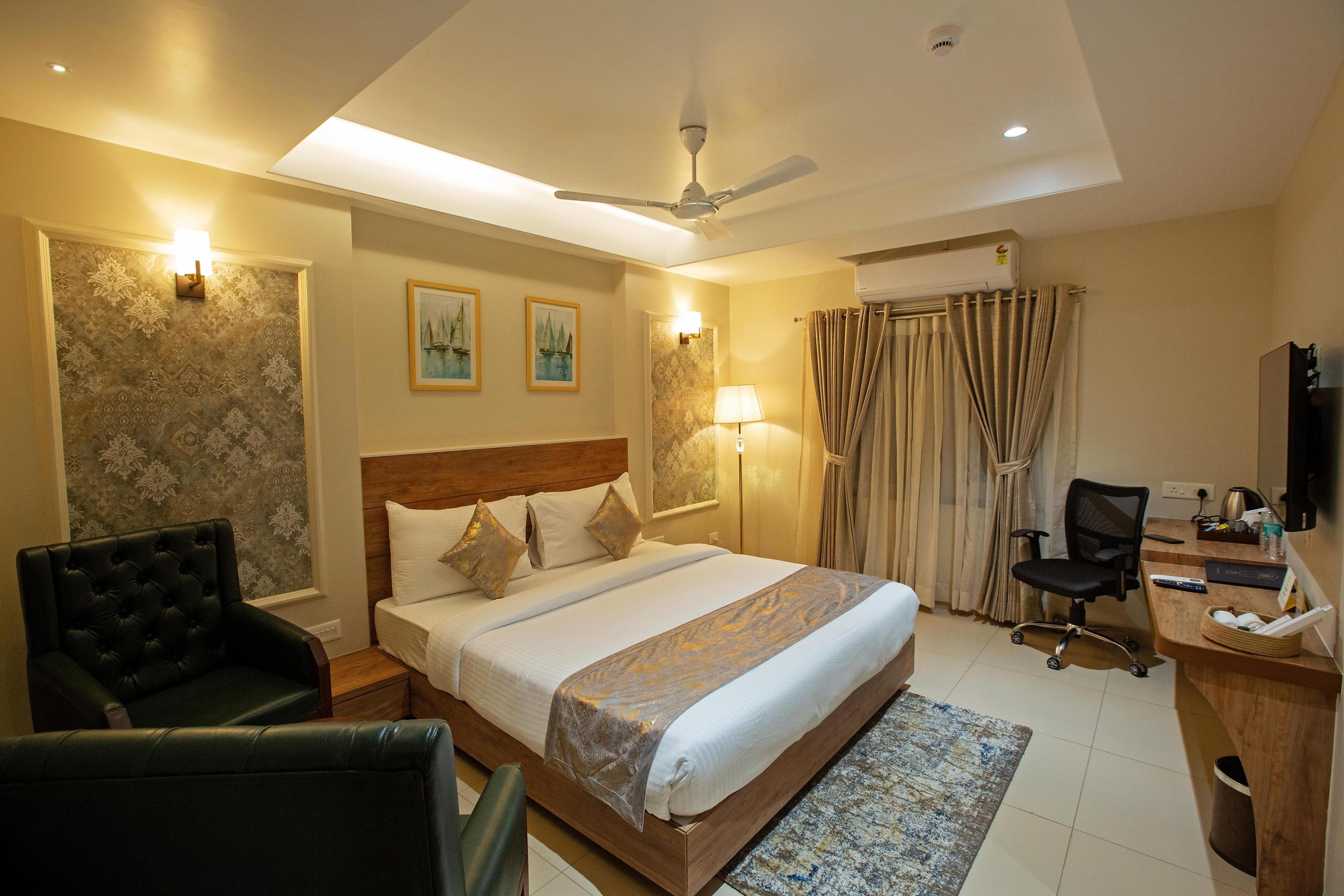 IRIS THE BOUTIQUE HOTEL - Tap to explore photos