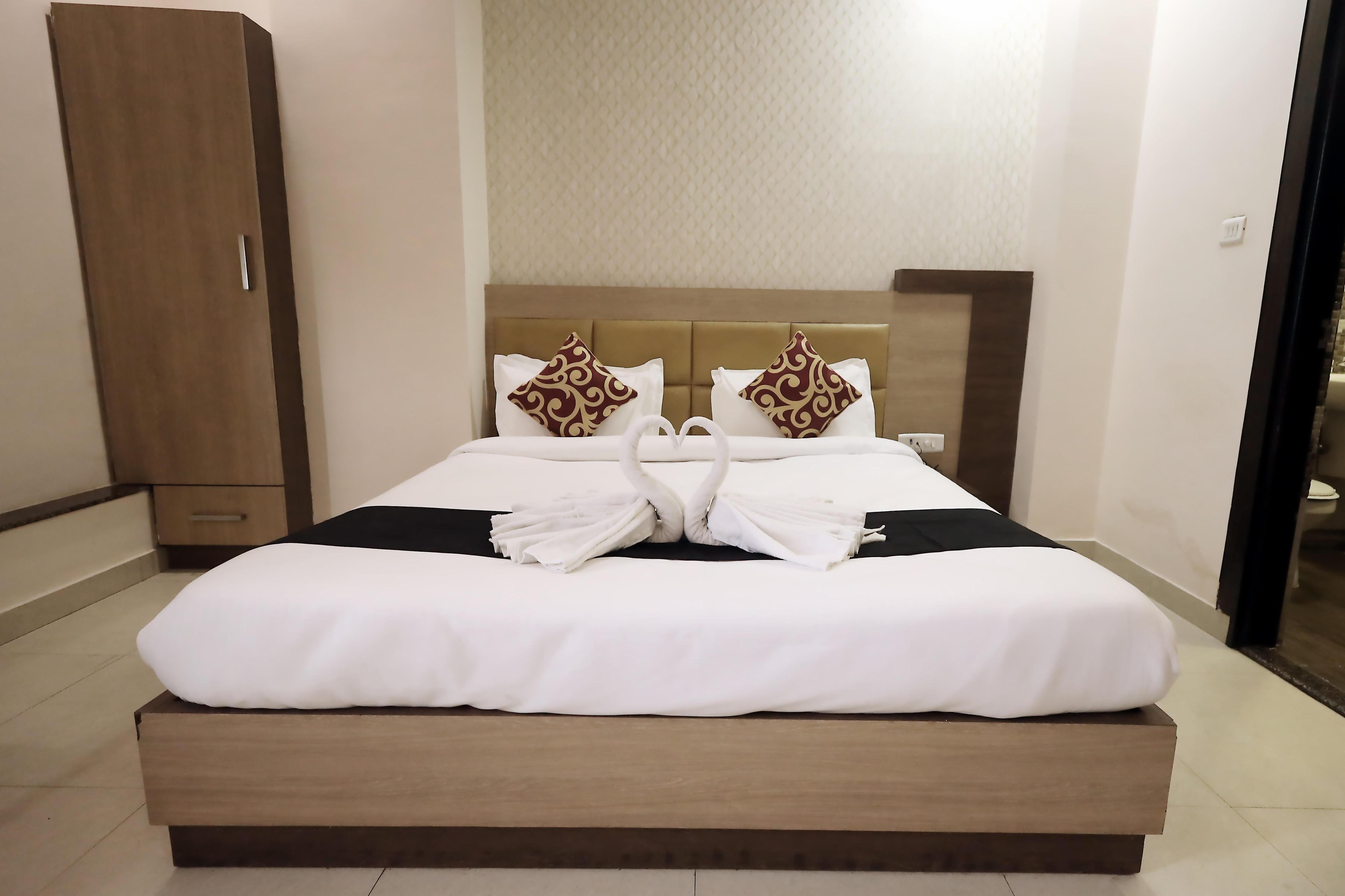 Hotel Bhagyaraj Palace Keshavpuram - Tap to explore photos
