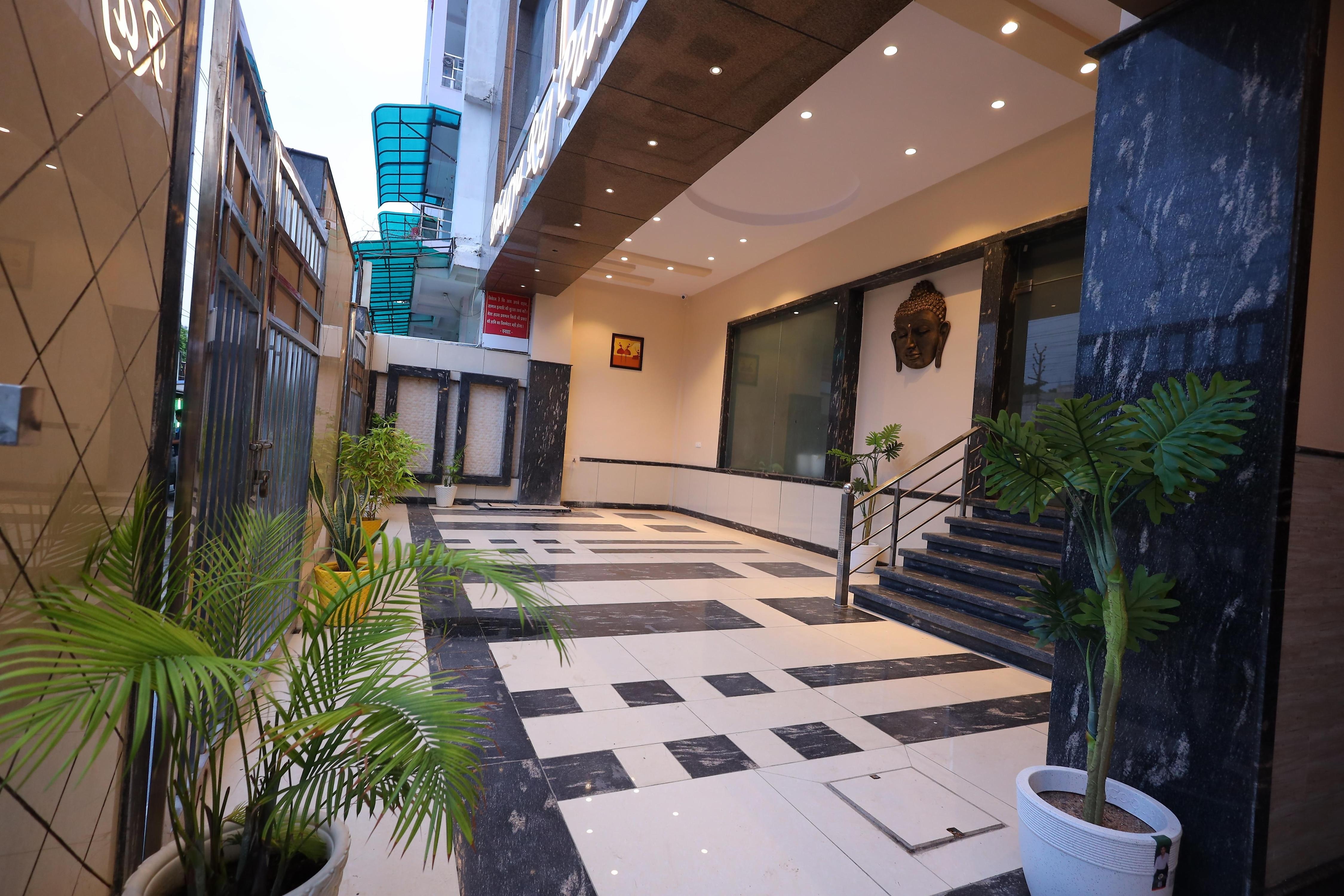 Hotel Bhagyaraj Palace Keshavpuram - Tap to explore photos