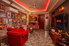 CineVista by Svobo | 3BHK Luxe Bollywood Loft Qutub, Delhi