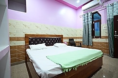 Sri Shyam Paying Home Stay, Gonda