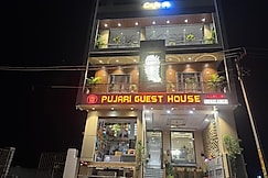 Pujari Guest House., Khatu