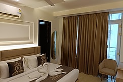 The Royal Oak Premier - Unitech Cyber Park, Gurgaon