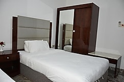 Royal Suite Hotel Apartments, Saham