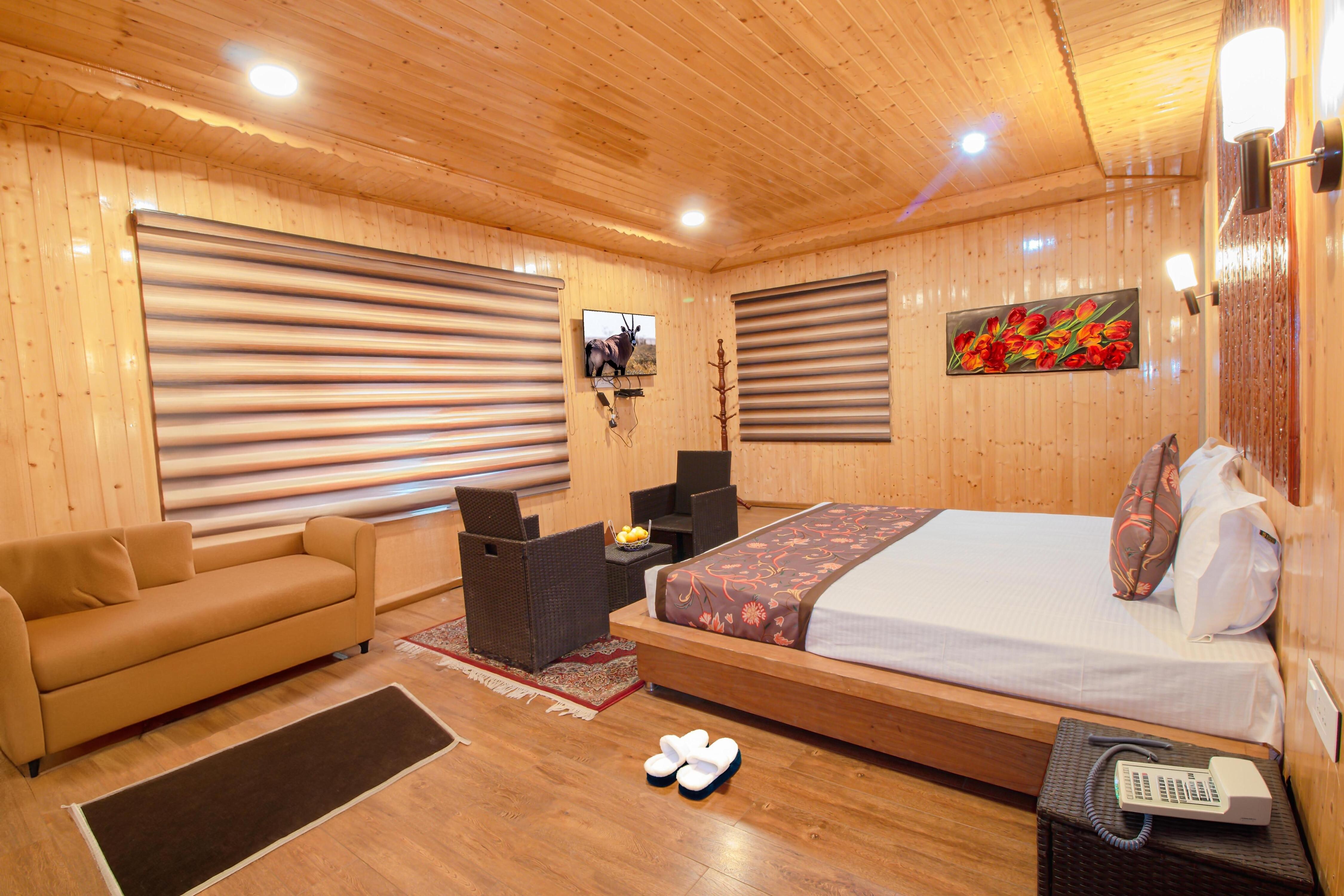 Highland Park Pahalgam By The Limewood - Tap to explore photos