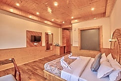 Manali Manor, Manali