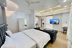 EzyStay|ENTIRE 1BHK APARTMENT, Lucknow