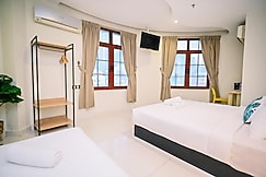 Swing & Pillows - Masjid Jamek Kuala Lumpur, Kuala Lumpur