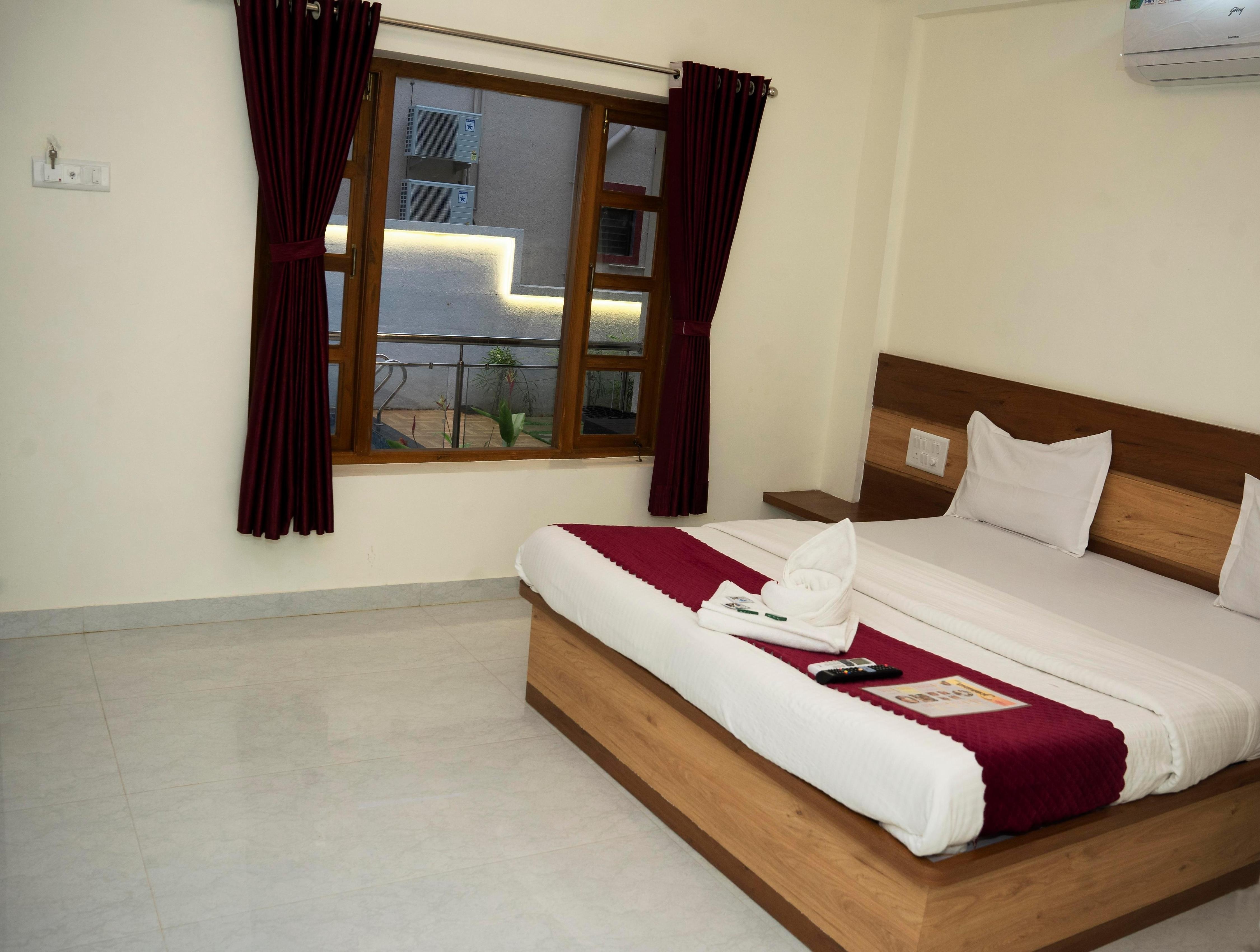 Hotel Nagaonkars Palace - Tap to explore photos