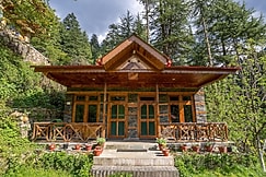A Lavish Bungalow In Jibhi, Jibhi