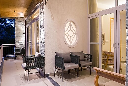 ELIVAAS 3 BHK with pool & Gaming Room | Alpine Nook