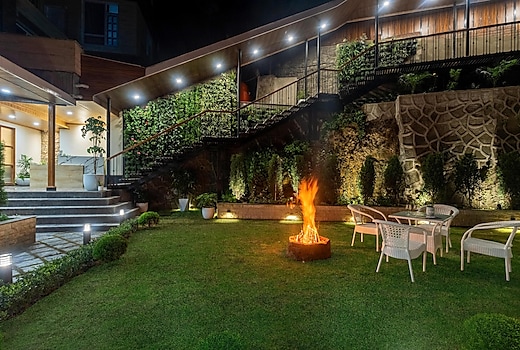 Alaya Stays 3 BHK with Living Area| Evaara Woods Ridge
