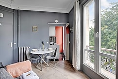 Luminous studio at Gare de l Est, Paris