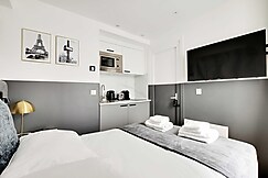 Comfort for 2P with A-C - Near Montmartre, Paris