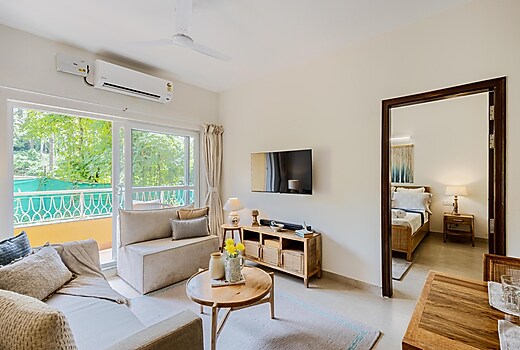 Alaya Stays 1 BHK with pool, 5 Mins drive to Candolim Beach | Veera Marina