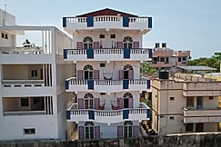 Holi-wood Guest House, Pondicherry