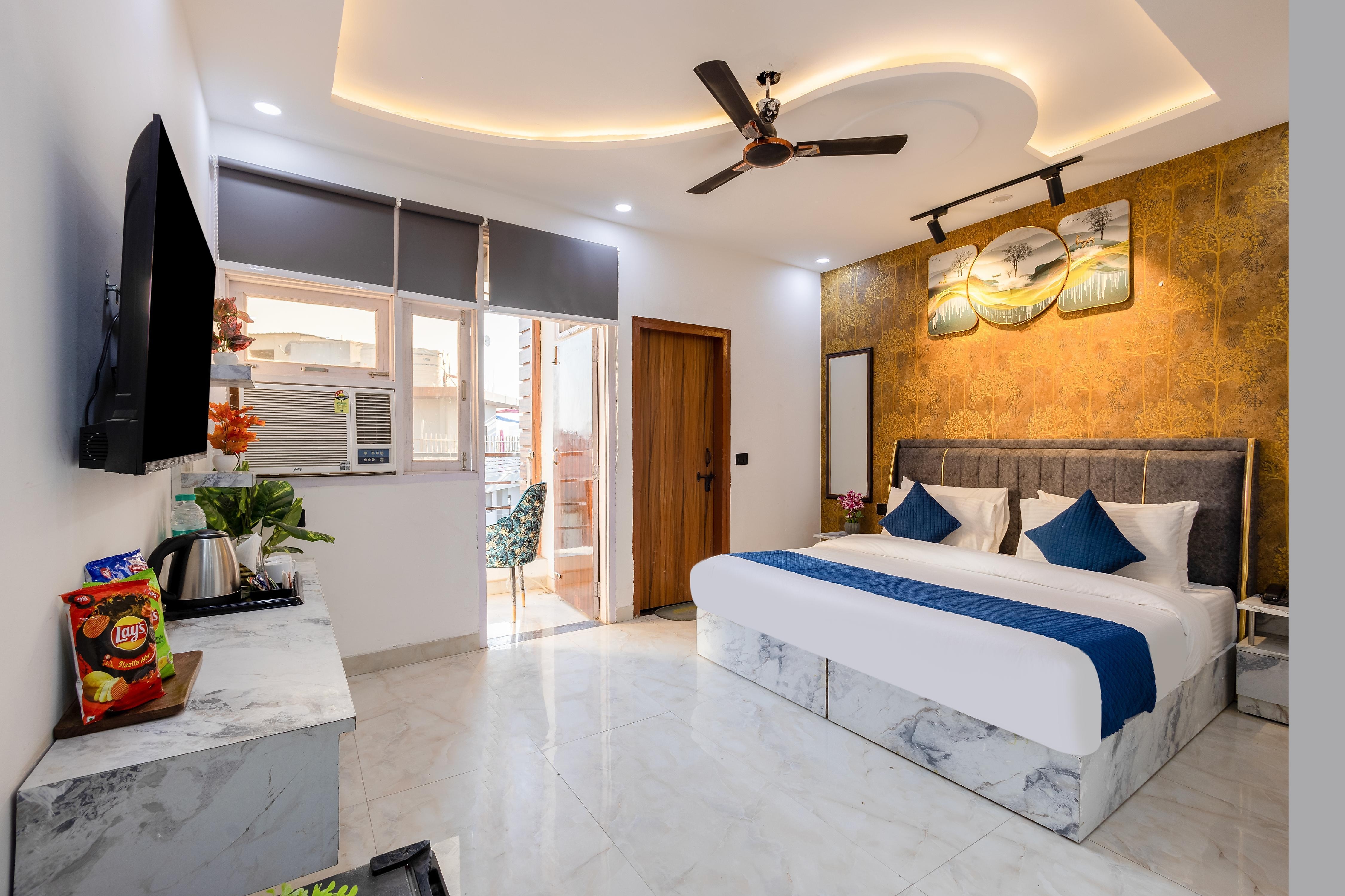 Amaze Stays Noida Sector 70 - Tap to explore photos