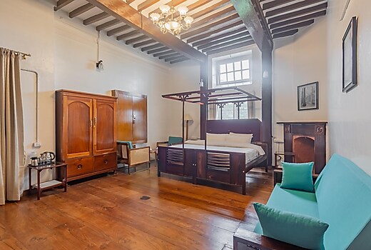 West Bury Vintage Villa