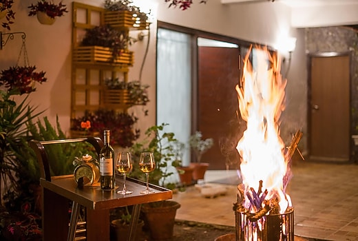 ELIVAAS 5 BHK with Garden & Balconies | Lakeview Manor