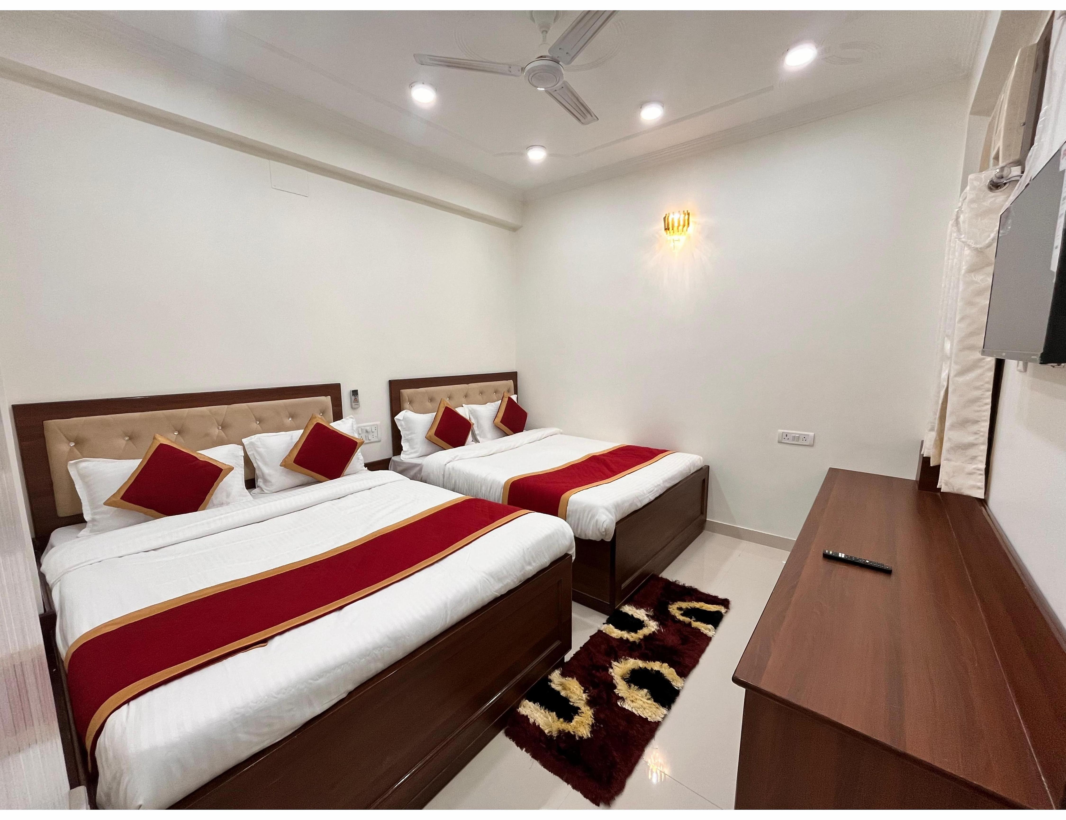 Shree Ram Paying Guest House @ 4BHK - Tap to explore photos
