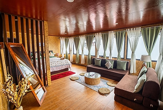 Monratino Himadrie || Near Mall Road|| Kanchenjunga  View