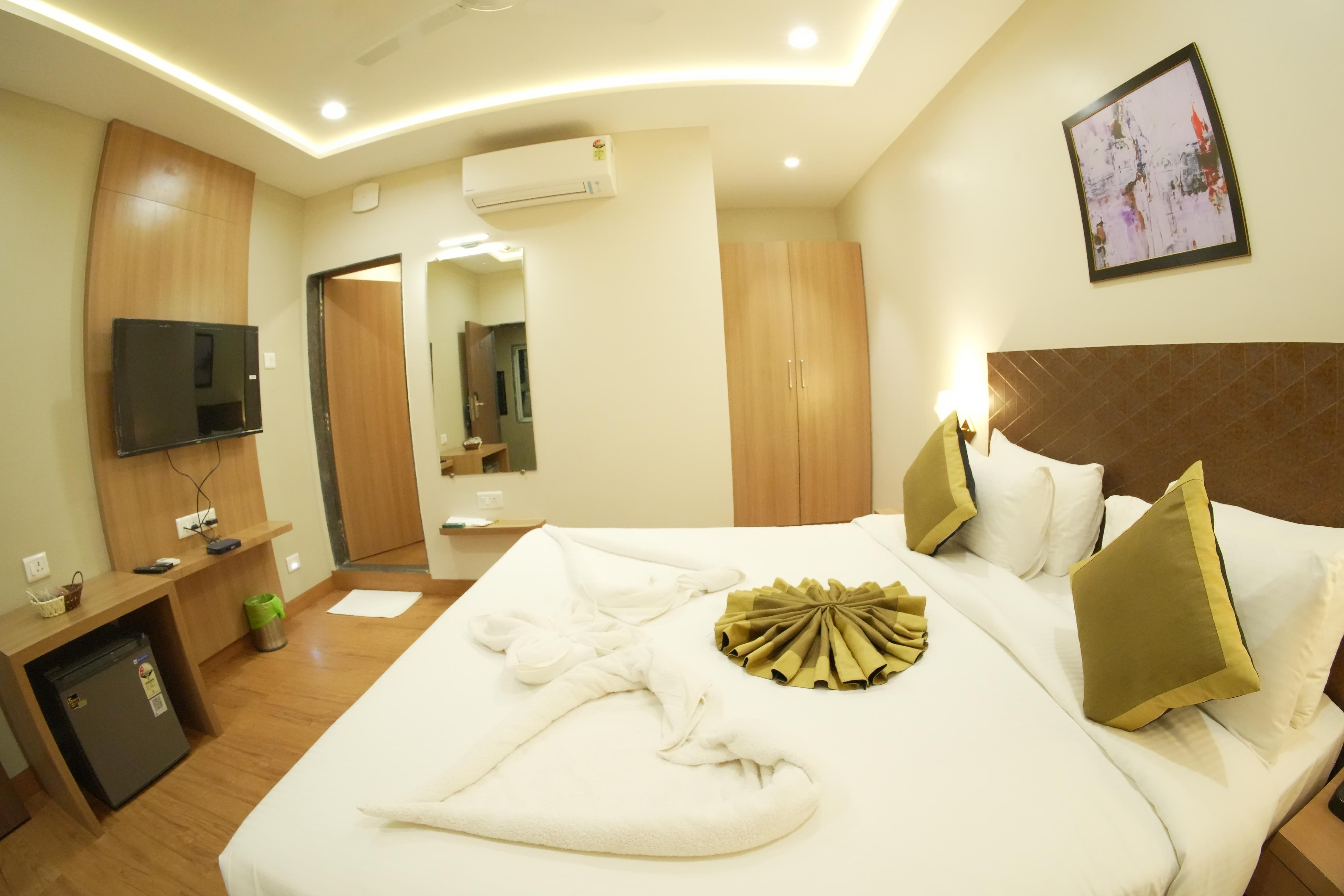 Luxury Deluxe Room 1
