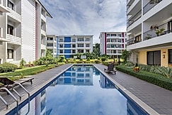 1BHK w Pool & Sauna | 2km to Calangute & Baga Beach | Hireavilla, Goa