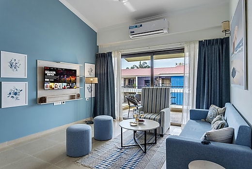 1BHK w Pool & Sauna | 2km to Calangute & Baga Beach | Hireavilla