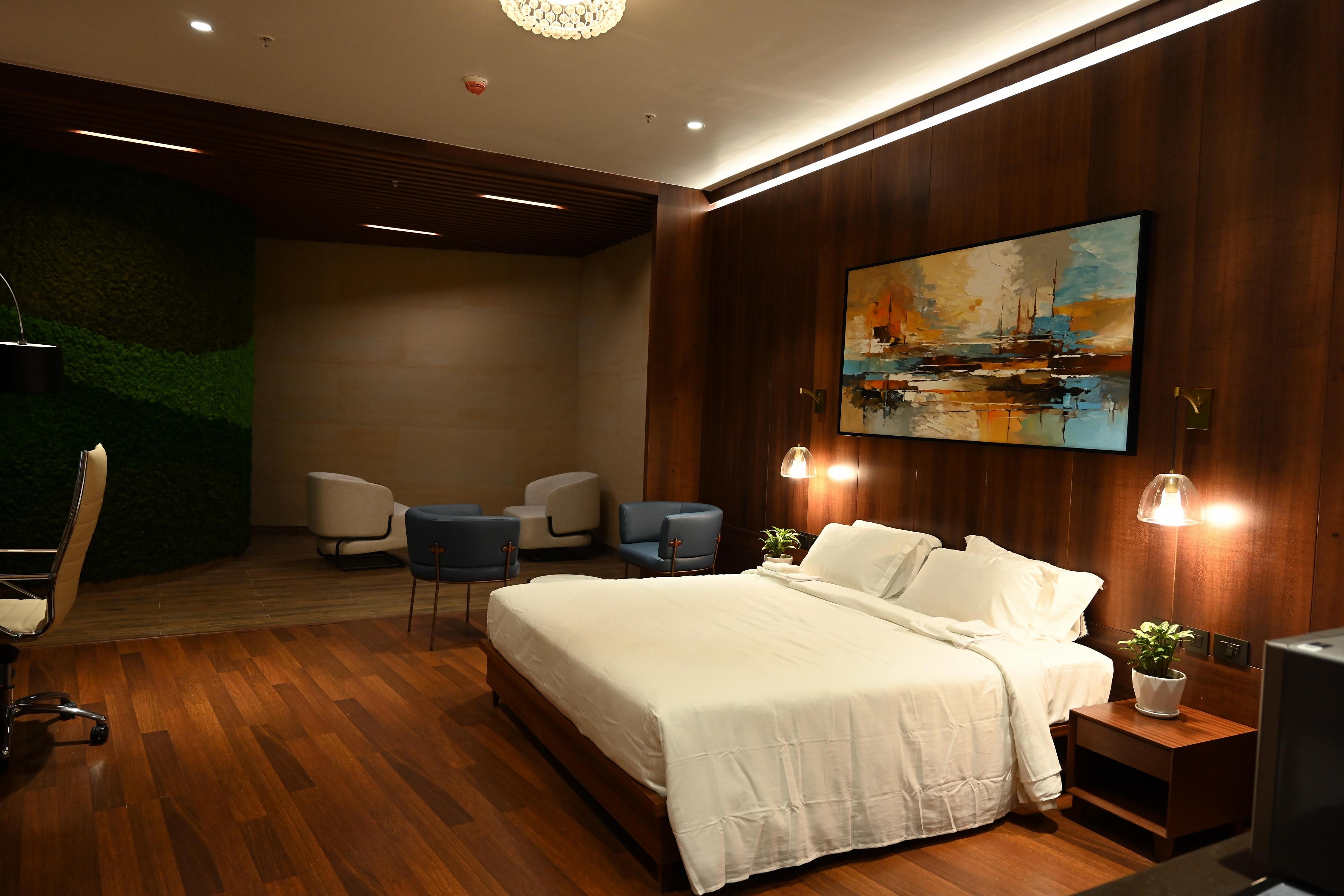 0484 Aero Lounge at Cochin International Airport - Tap to explore photos