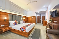 FabHotel Black Stone Palace, Ghaziabad