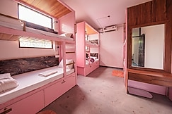 Beetroot Hostel, Goa