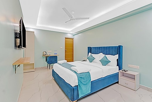 Rohaan Hotels Medavakkam by UPAR