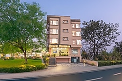 Perfectstayz Premium Shanti Heritage
